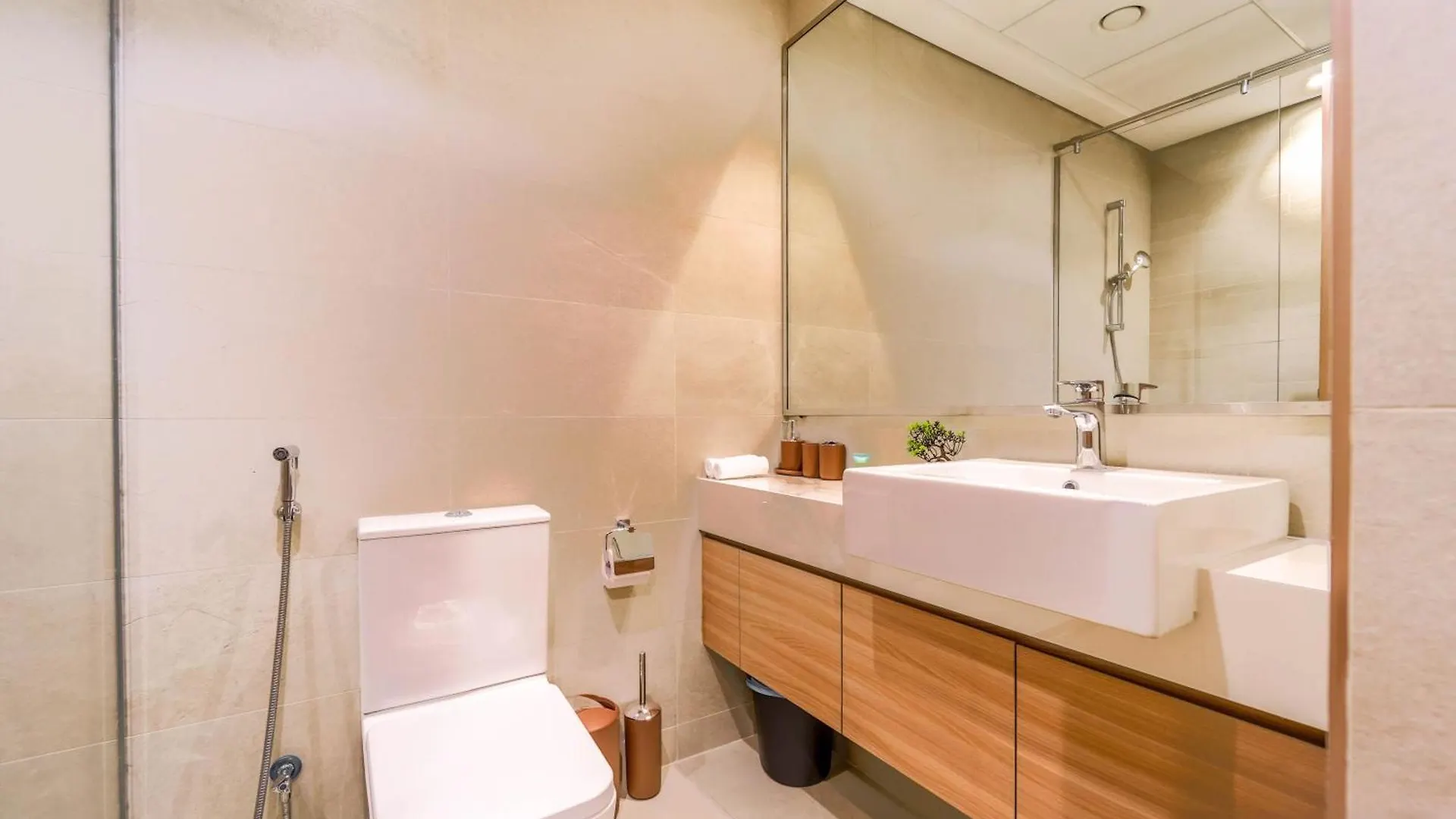 Creek View Studio Deleguest Dubai Apartment