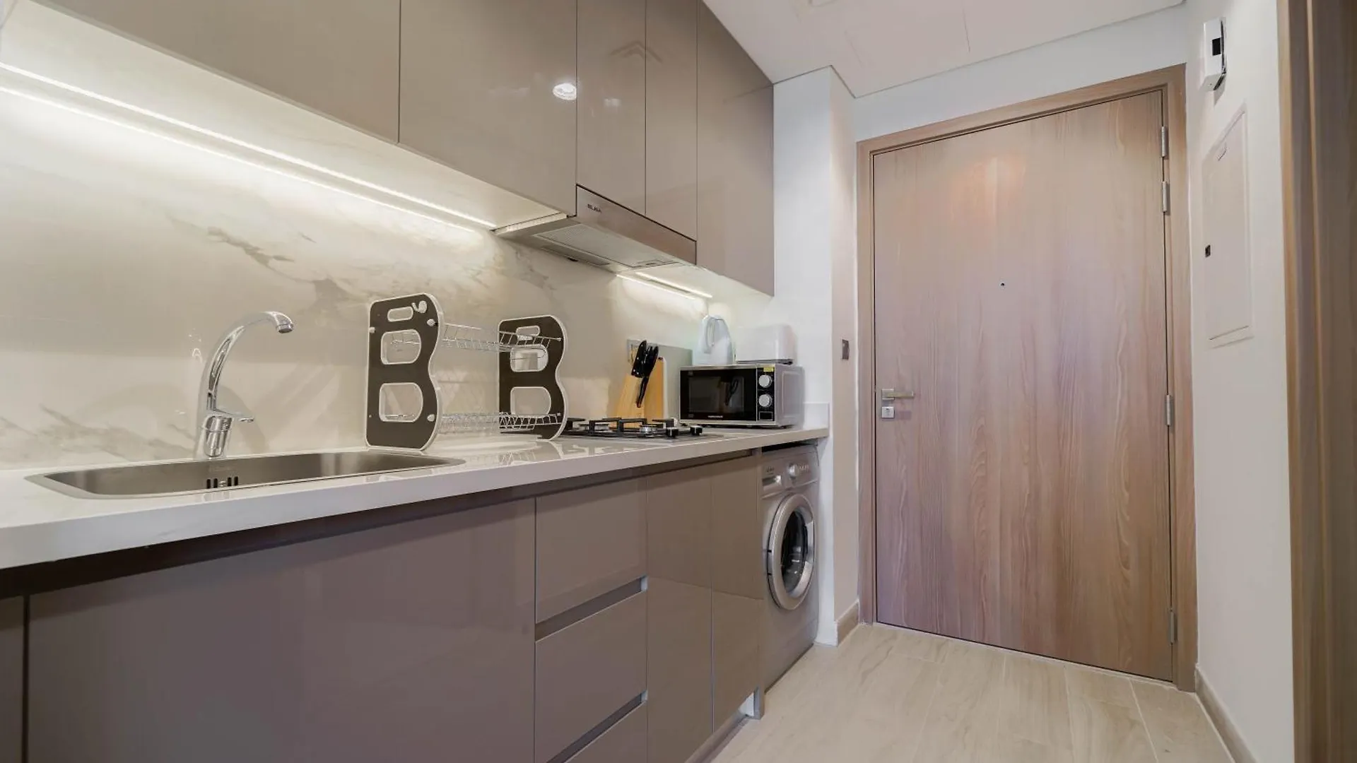 Apartment Creek View Studio Deleguest Dubai